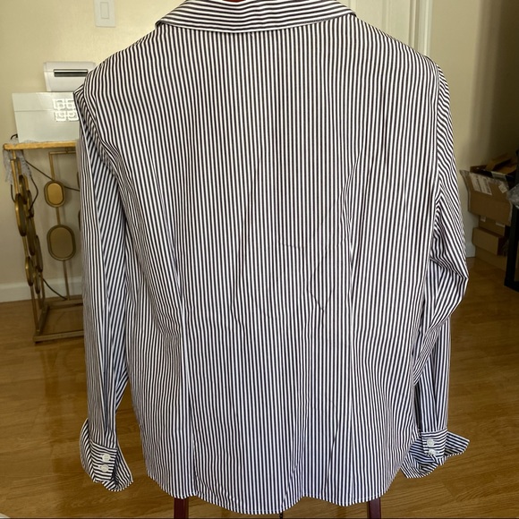CALVIN KLEIN Women's White and Gray Striped shirt . - Picture 6 of 6
